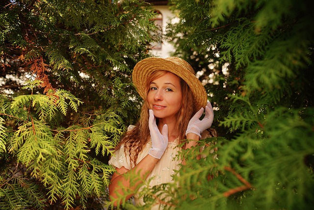 马琳找孙颖莎要来 球和美食 自上手示范动作，双教上线特训莎莎.